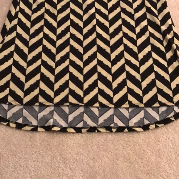 WOMEN’S LULAROE SIZE MEDIUM TOP! - Picture 6 of 11